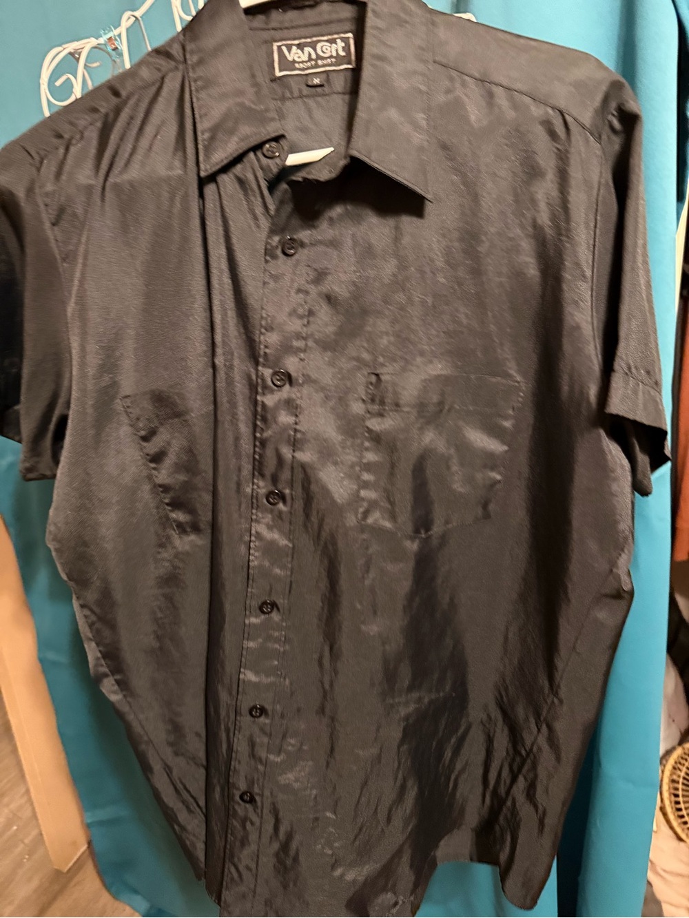 Van Heusen Men’s Short-Sleeve Button-Down Shirt in Black
